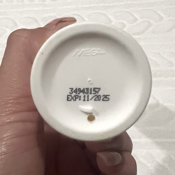 ❄️ FREE ❄️ Eucerin - Age Defense + Hyaluronic Acid Sunscreen - Picture 3 of 4